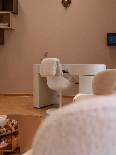 Nails Table